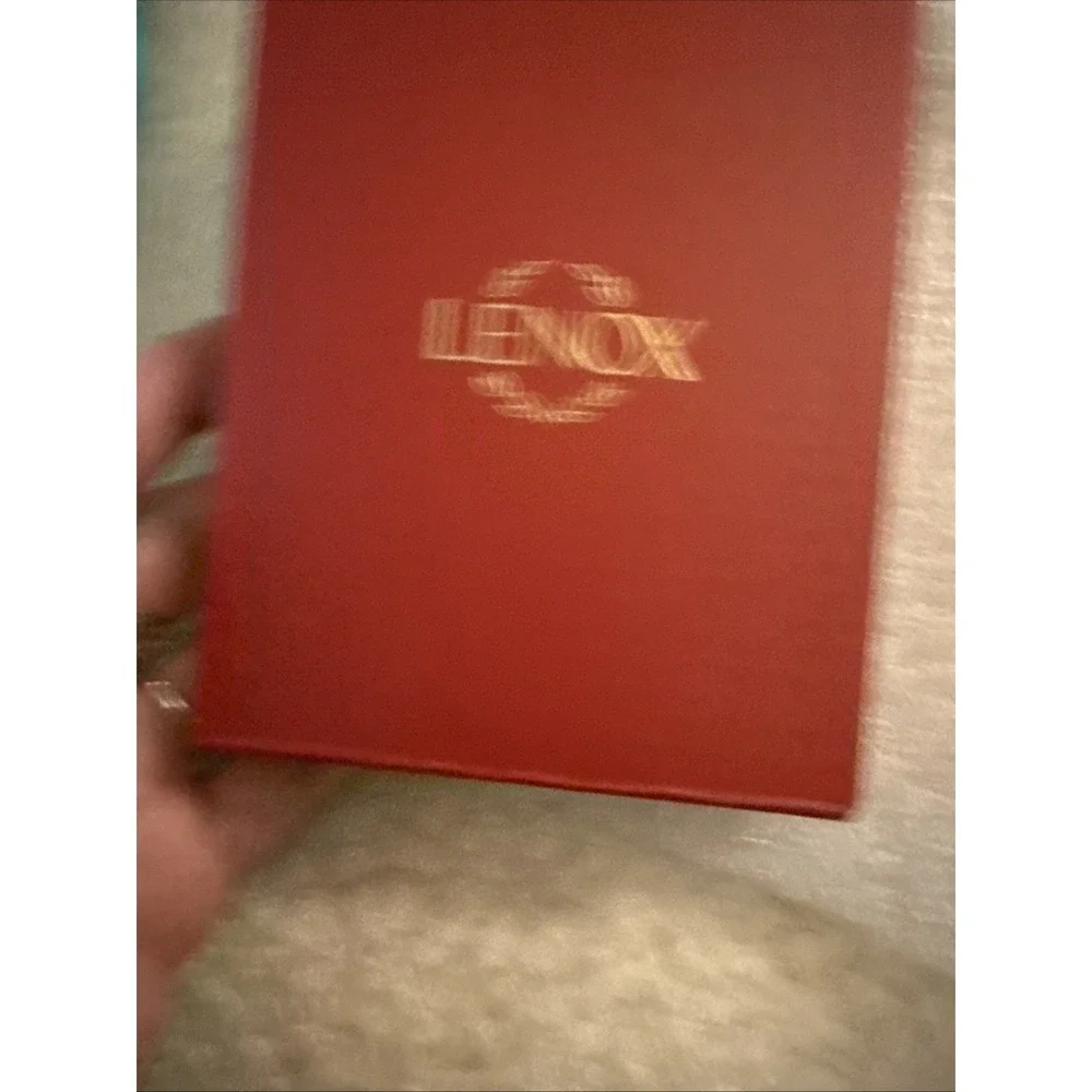 Lenox Sparkle and Scroll Wreath Christmas Ornament Pre Owned